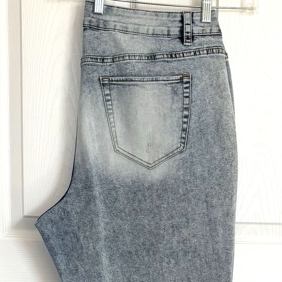 Lane Bryant Boyfriend Jeans, Sz 18 (40" x 32") Distressed Look, New without Tags - Picture 8 of 16